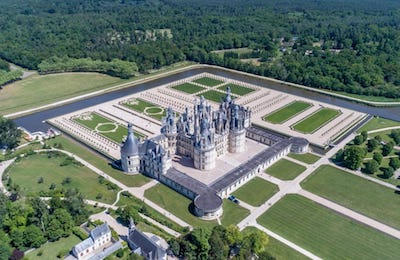 400-260-Vue-aérienne-Chambord-©-Drone-Contrast-5-1200x675