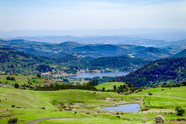 camping-Auvergne-près-du-lac-Chambon