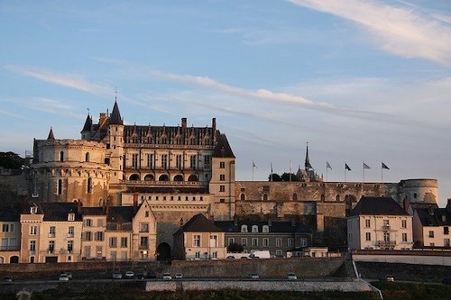 royal-chateau-of-amboise-1122154_640