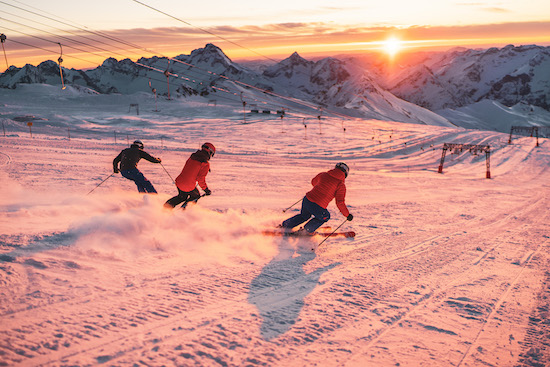©LukaLeroy Glacier Sunset Ski Coucher Souleil