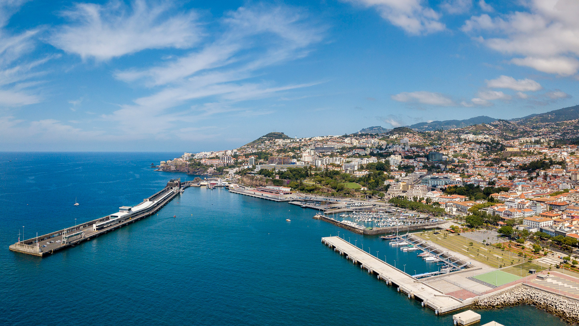 Funchal ：Madere（Portugal）丰沙尔：⻢德拉（葡萄牙）