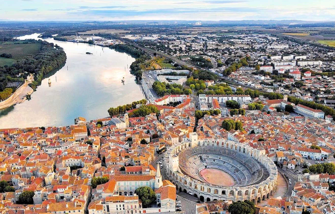 arles-aerial