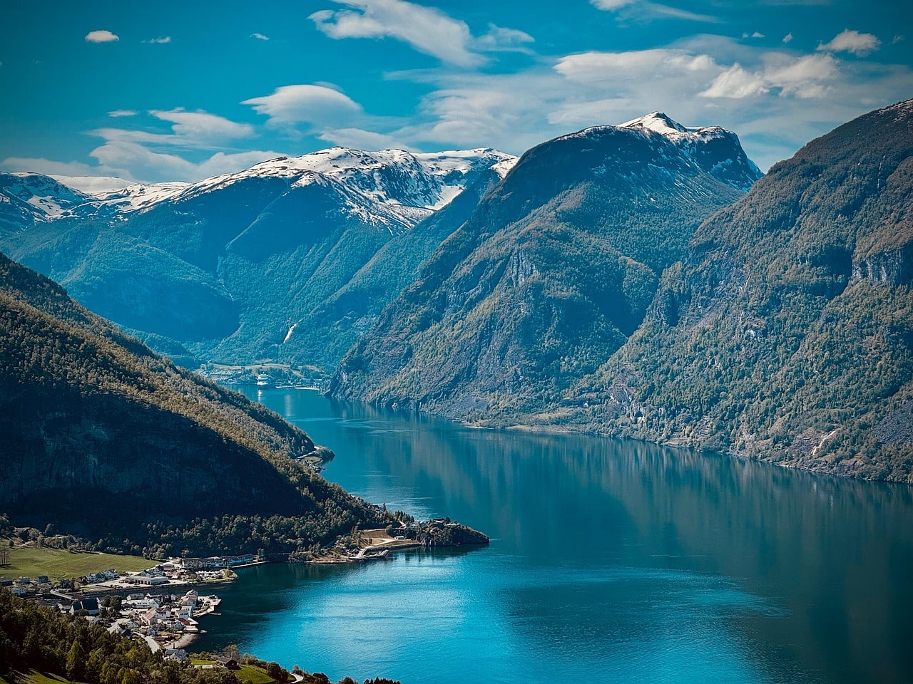 aurland-9319520_1280-min