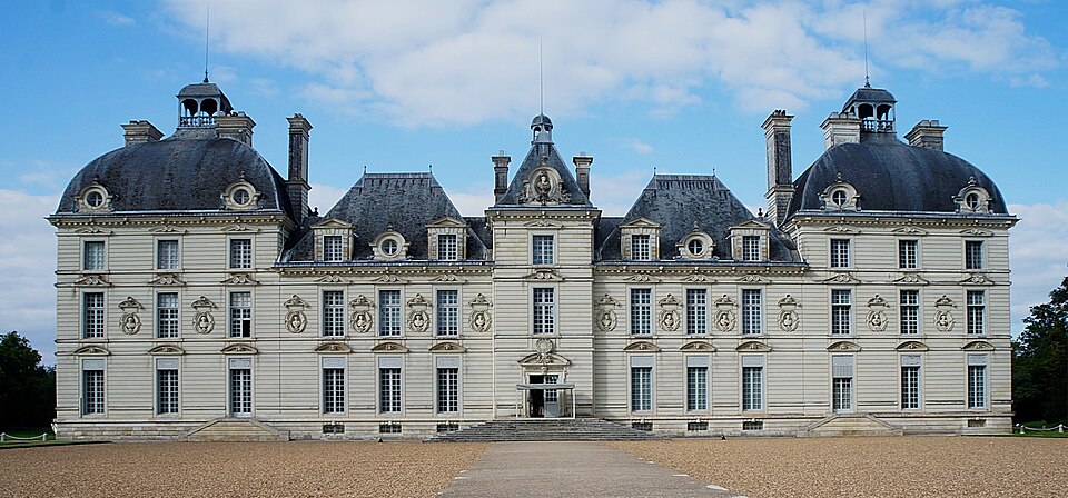 960px-Le_château_de_Cheverny_(1)