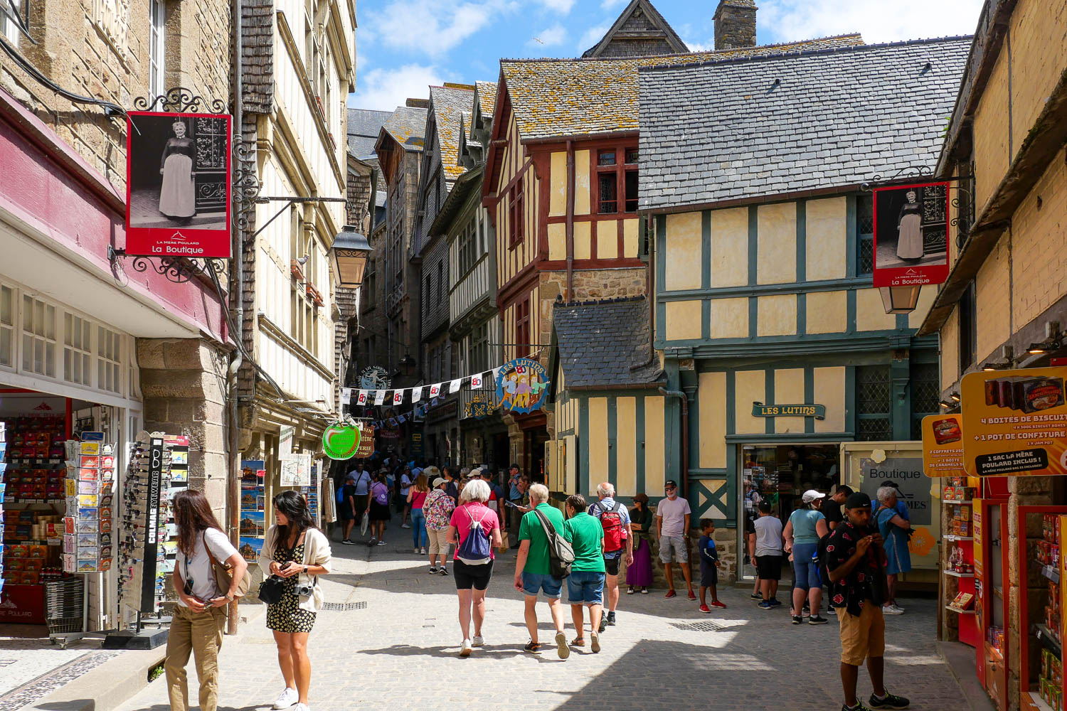 mont-saint-michel-grande-rue-2